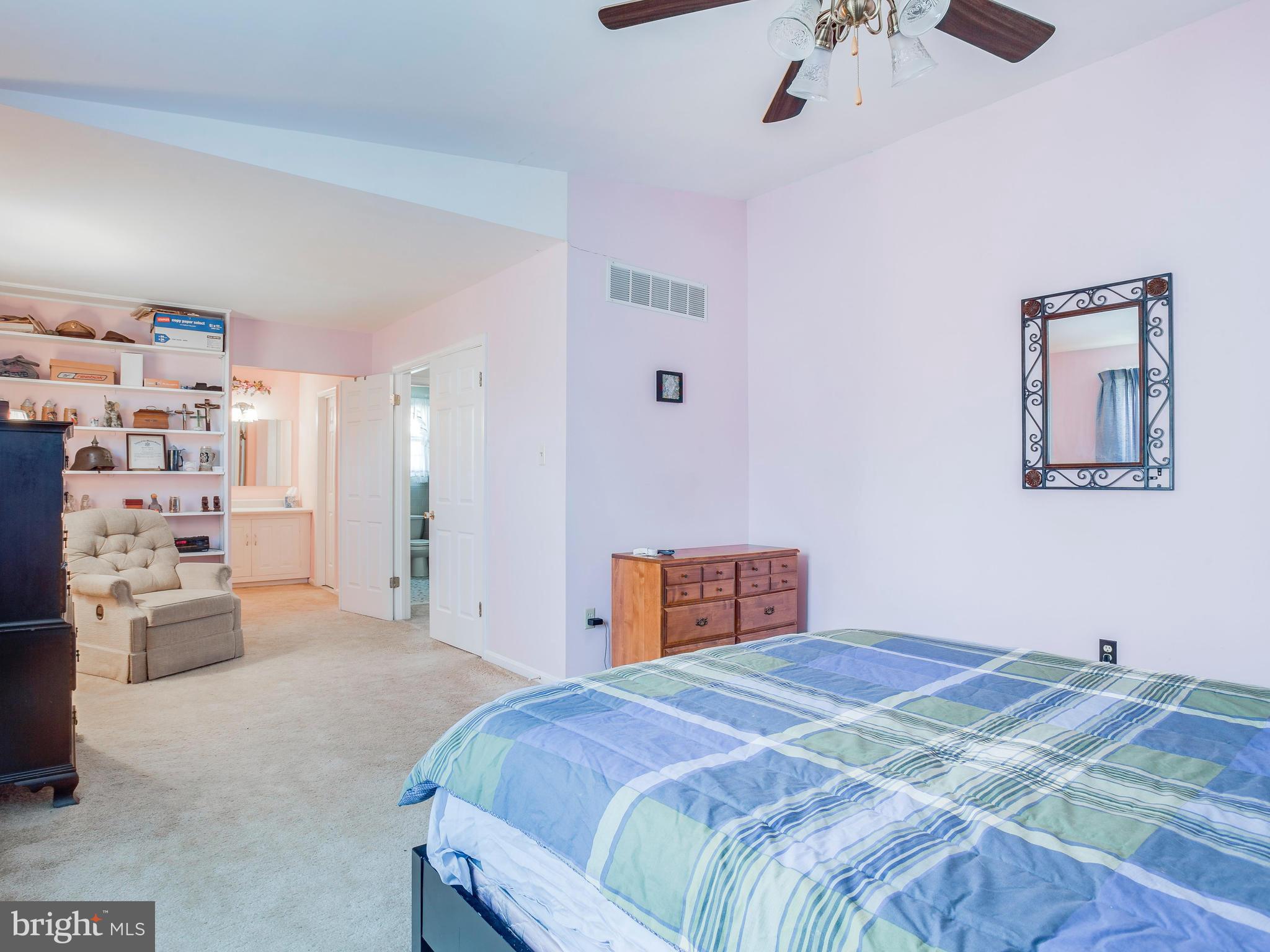 9400 Oak White Road Baltimore, MD 21236 - Photo 20 of 30 Master Bedroom w/Sitting Area