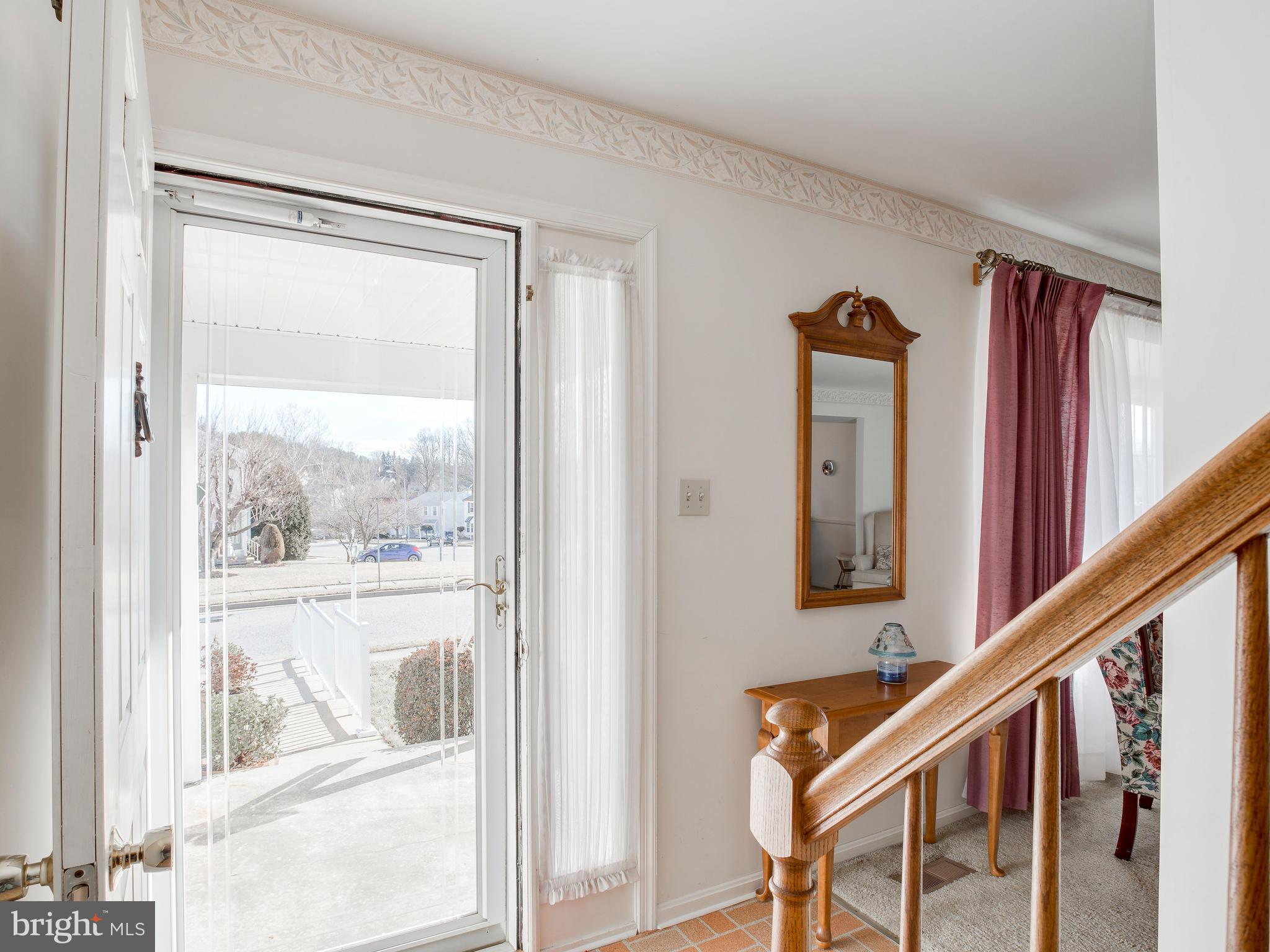 9400 Oak White Road Baltimore, MD 21236 - Photo 3 of 30 Interior (General)
