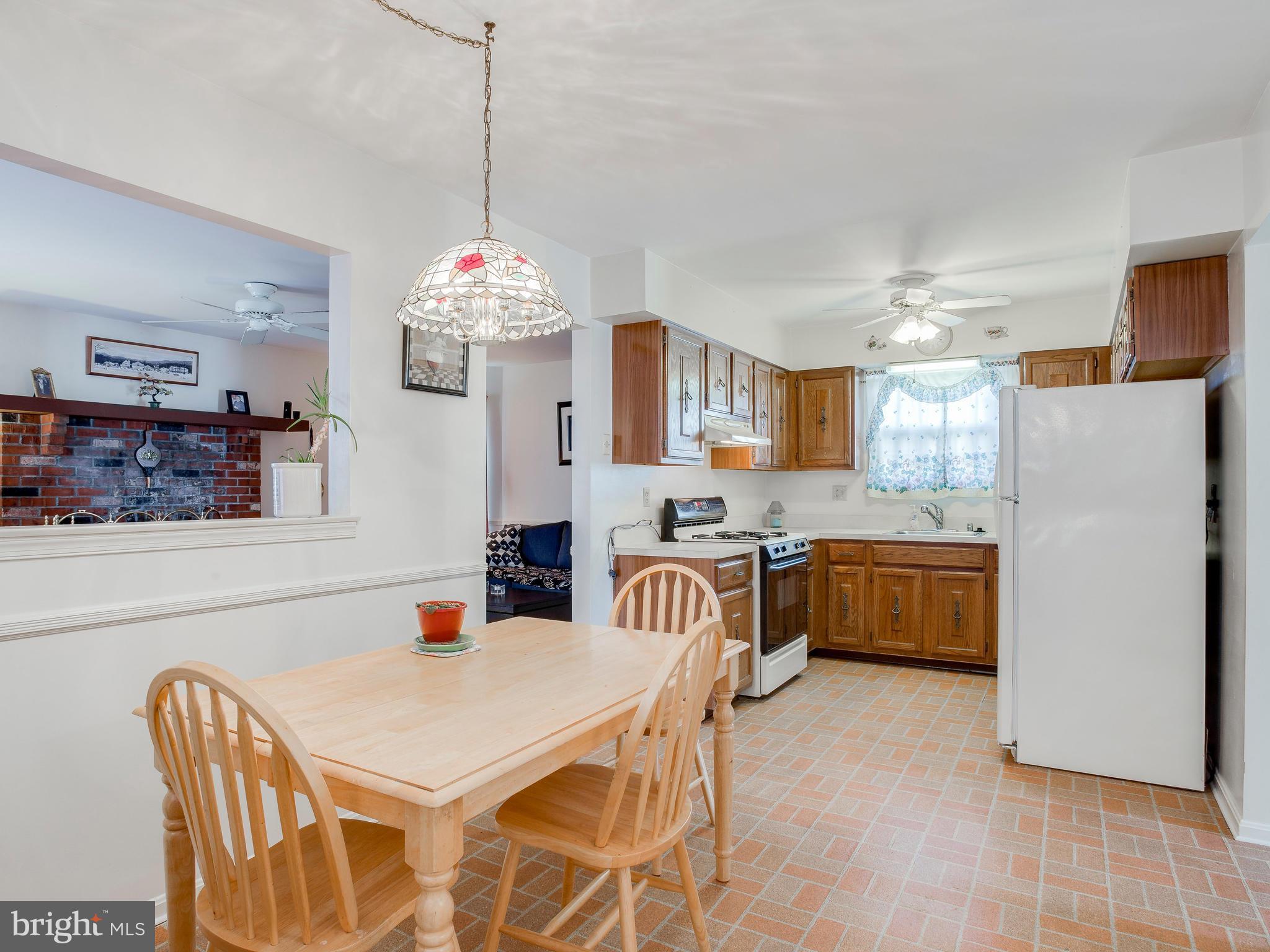 9400 Oak White Road Baltimore, MD 21236 - Photo 10 of 30 Kitchen