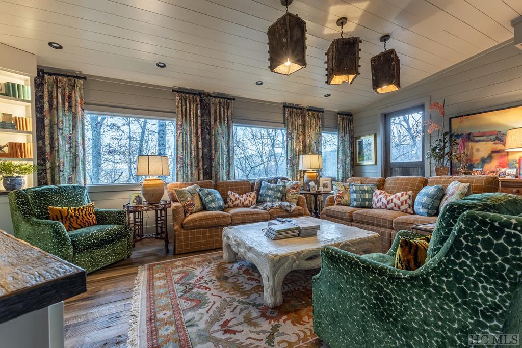 160 Down Ridge Road Sapphire, NC 28774 - Photo 11 of 68 Gallery Image 11
