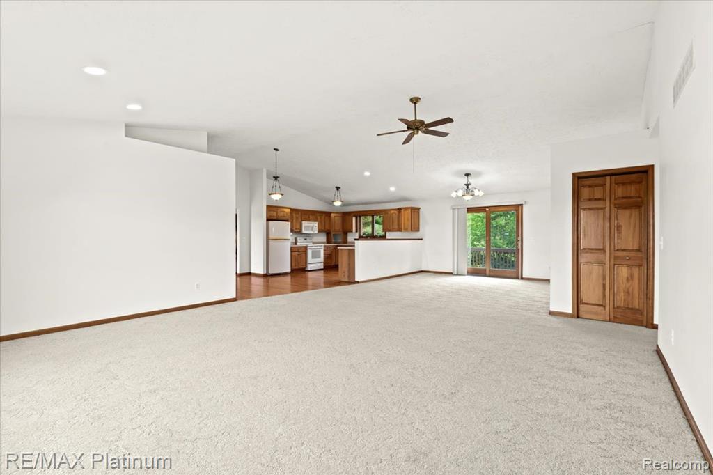 6893 Sanford Road Howell, MI 48855 - Photo 9 of 44