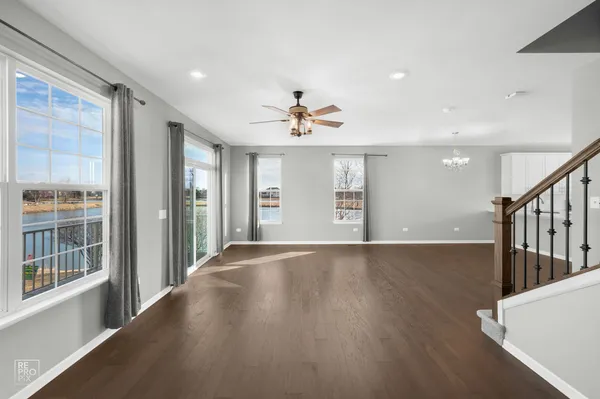 $3,095 | 223-231 Lakeshore Drive, Unit 231, Oswego, IL 60543