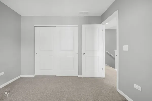 $3,095 | 223-231 Lakeshore Drive, Unit 231, Oswego, IL 60543