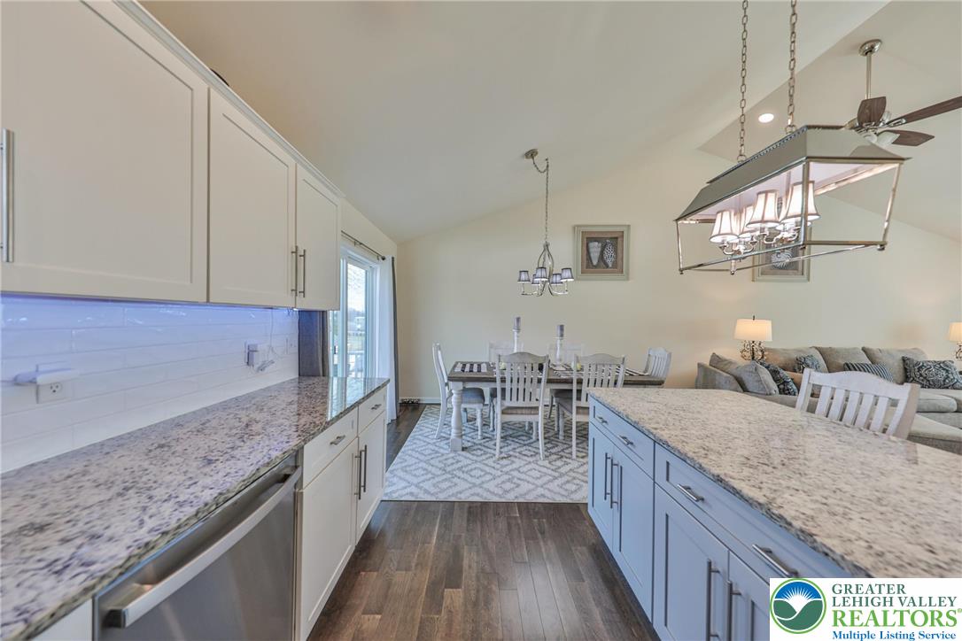 1031 Decatur Street Bethlehem, PA 18017 - Photo 18 of 68