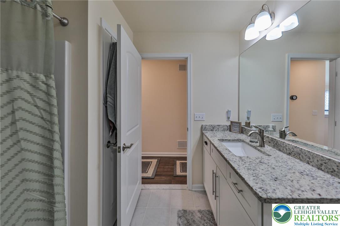 1031 Decatur Street Bethlehem, PA 18017 - Photo 31 of 68