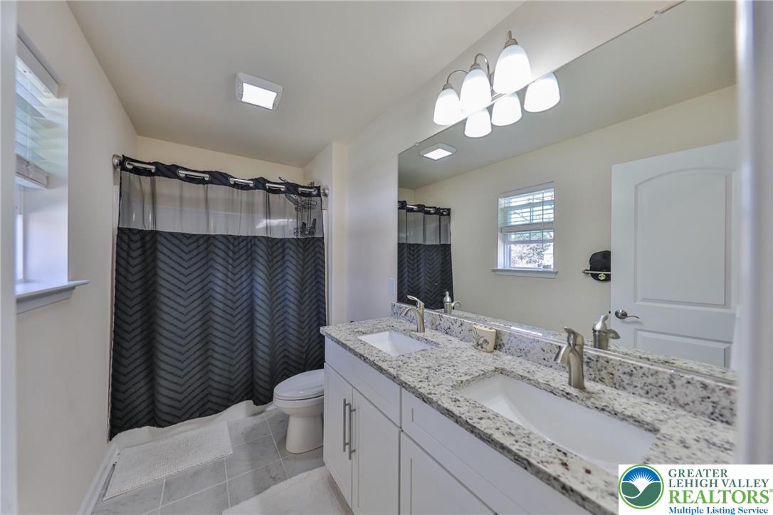 1031 Decatur Street Bethlehem, PA 18017 - Photo 40 of 68