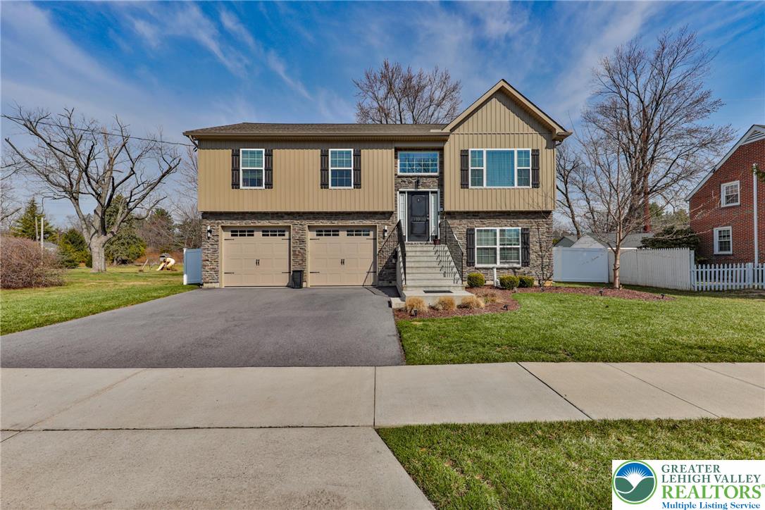 1031 Decatur Street Bethlehem, PA 18017 - Photo 4 of 68