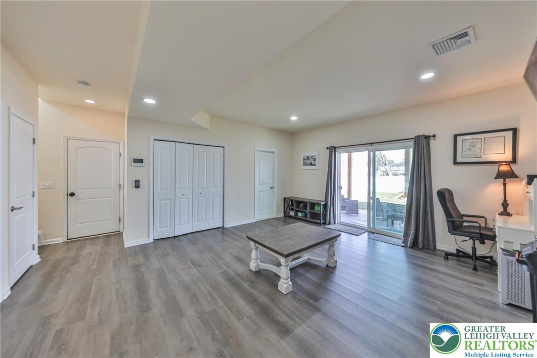 1031 Decatur Street Bethlehem, PA 18017 - Photo 46 of 68