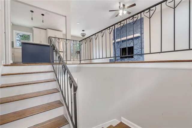 a view of entryway and hall