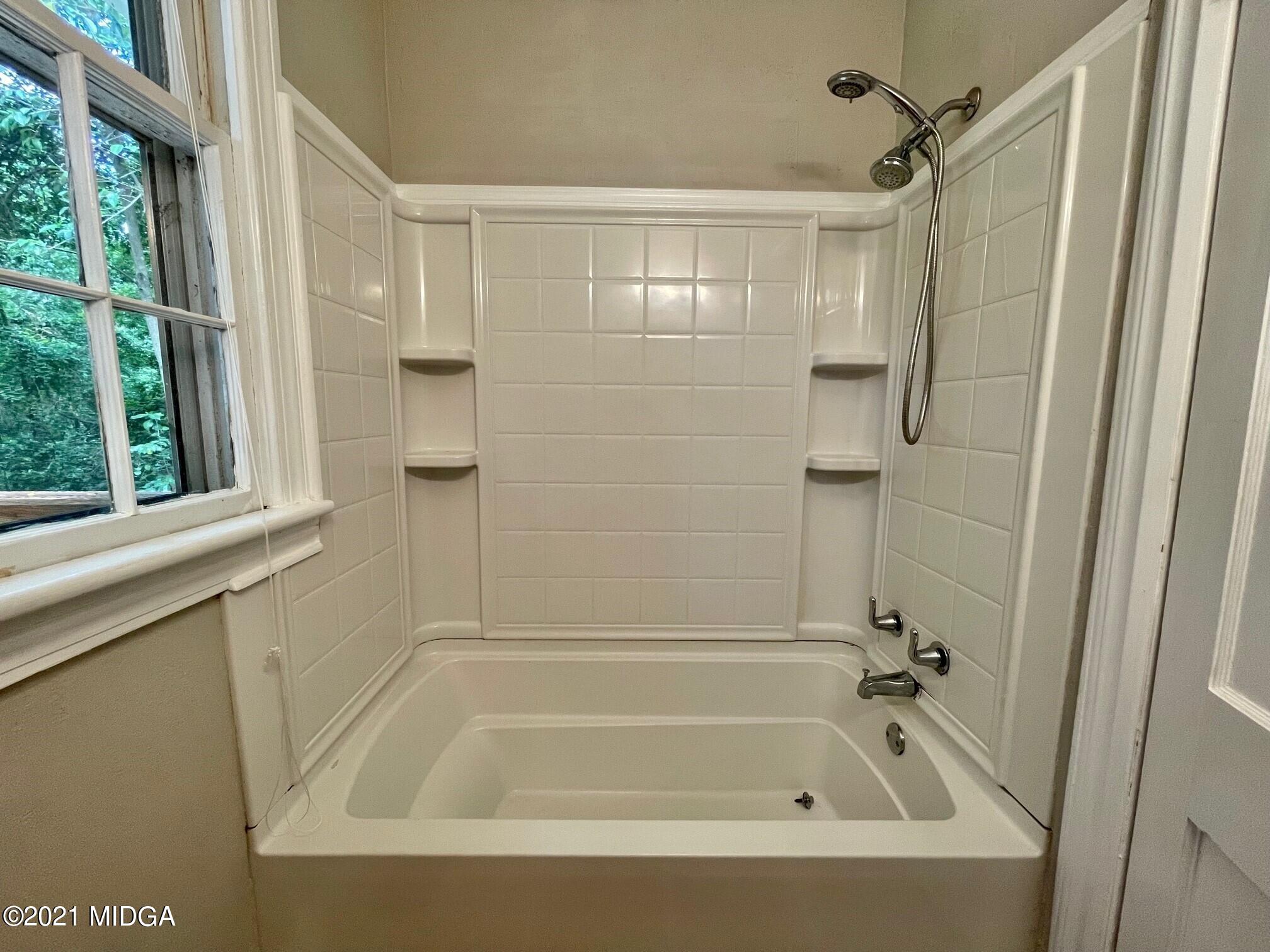 654 Forest Hill Road Macon, GA 31210 - Photo 13 of 19 bathroom 2