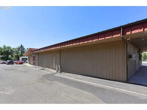$1,125,000 | 2727 Cascade Avenue, Hood River, OR 97031