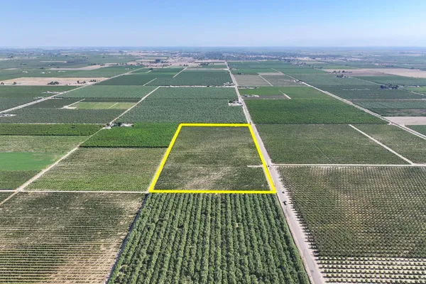 $700,000 | 14491 South Thompson Avenue, Selma, CA 93662