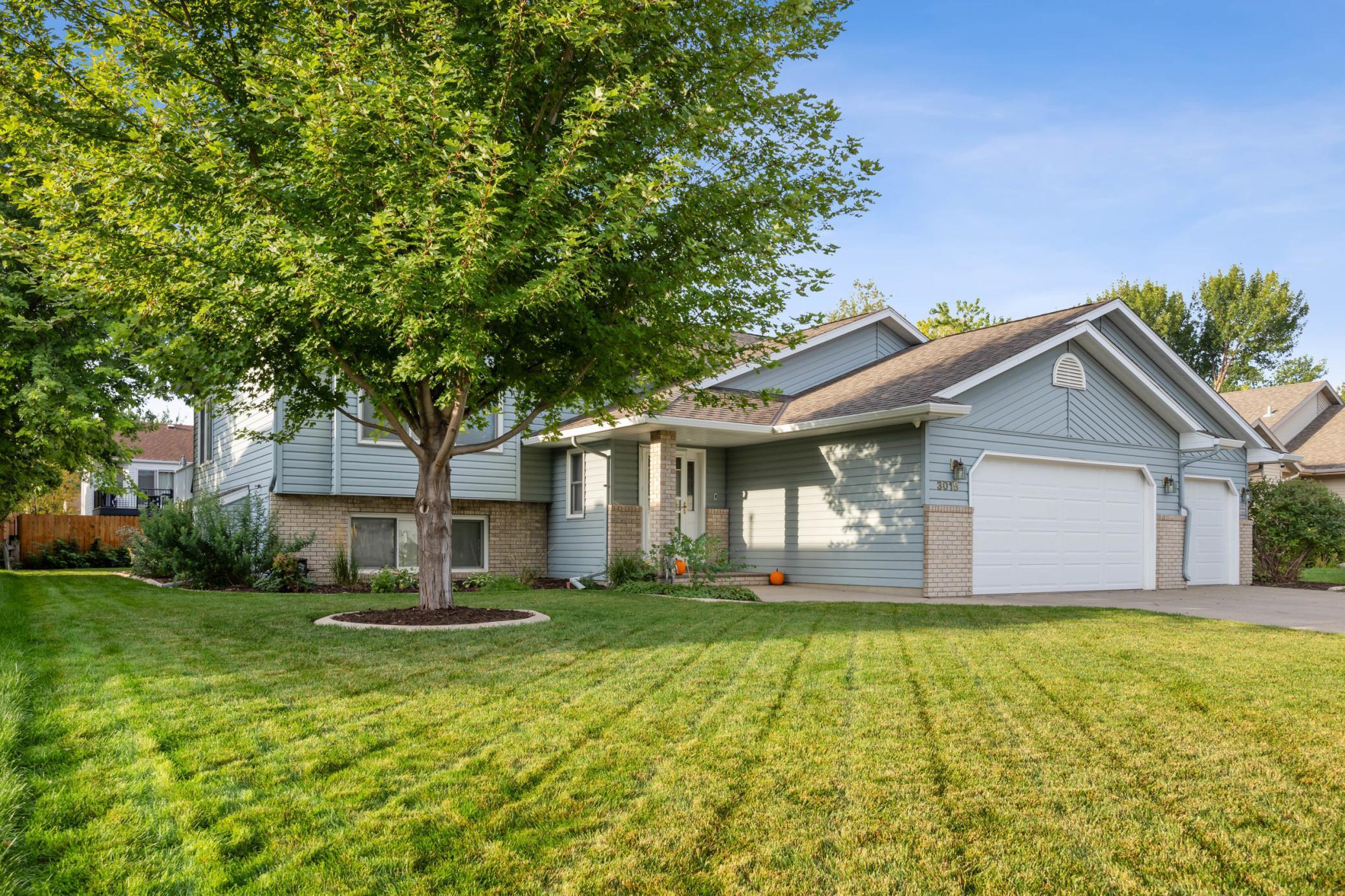 3018 36th Avenue South Fargo, ND 58104 - Photo 2 of 48