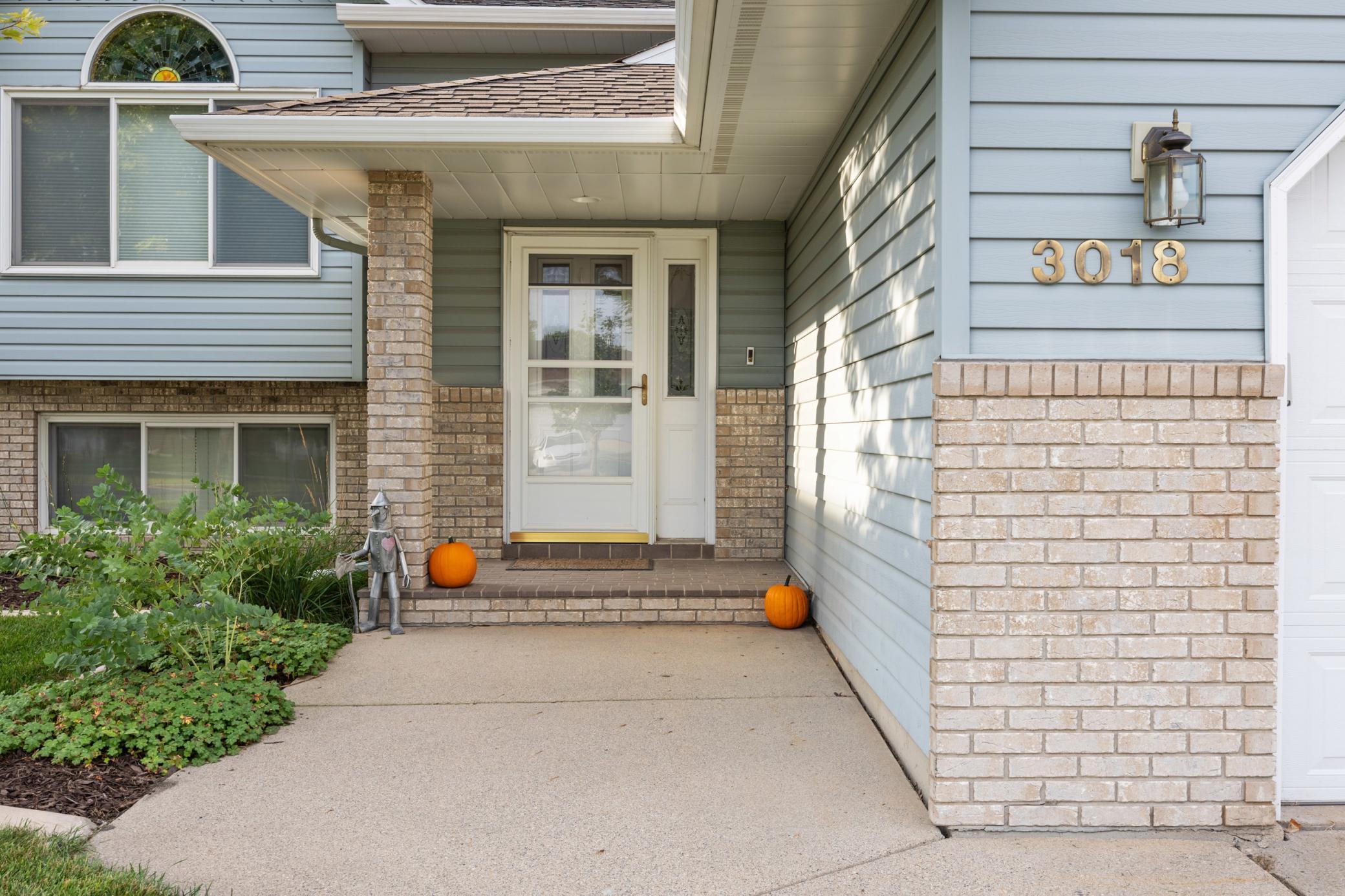 3018 36th Avenue South Fargo, ND 58104 - Photo 3 of 48