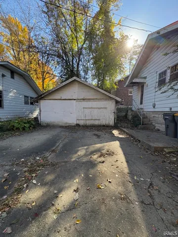 $395,000 | 810 North Walnut Street, Bloomington, IN 47404