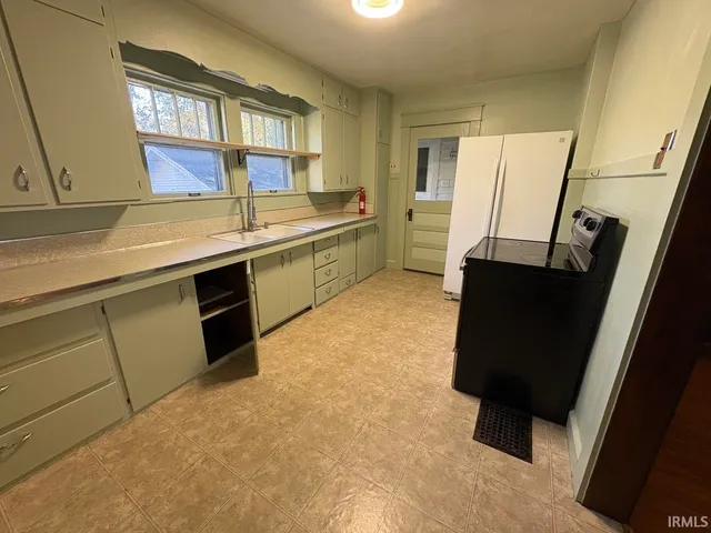 $395,000 | 810 North Walnut Street, Bloomington, IN 47404