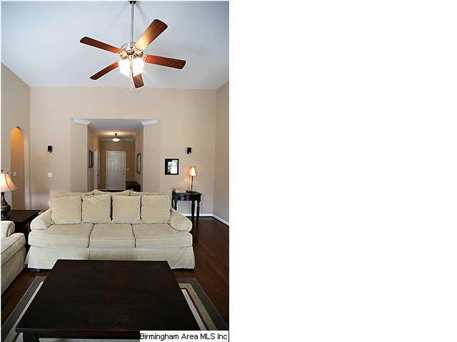 781 Valley Circle Leeds, AL 35094 - Photo 5 of 31