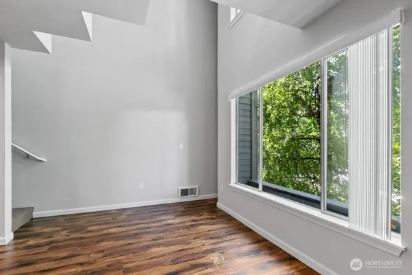 $2,300 | 1455 East Harrison Street, Unit C6, Seattle, WA 98112