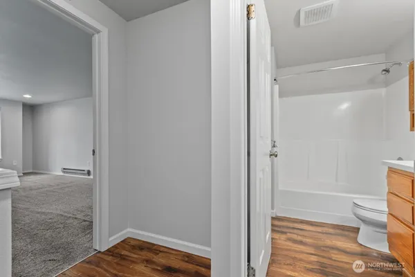 $2,300 | 1455 East Harrison Street, Unit C6, Seattle, WA 98112