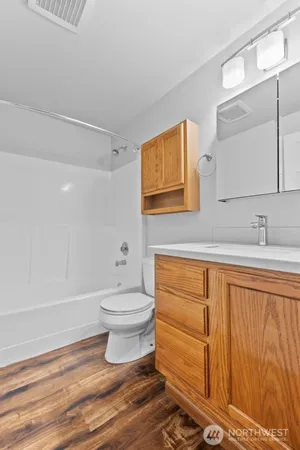 $2,300 | 1455 East Harrison Street, Unit C6, Seattle, WA 98112