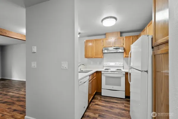 $2,300 | 1455 East Harrison Street, Unit C6, Seattle, WA 98112