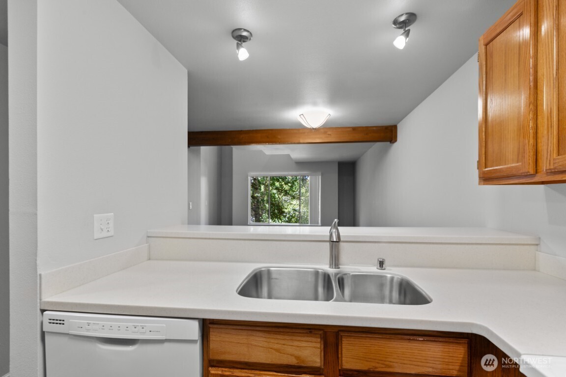 1455 East Harrison Street, Unit C6 Seattle, WA 98112 - Photo 8 of 24