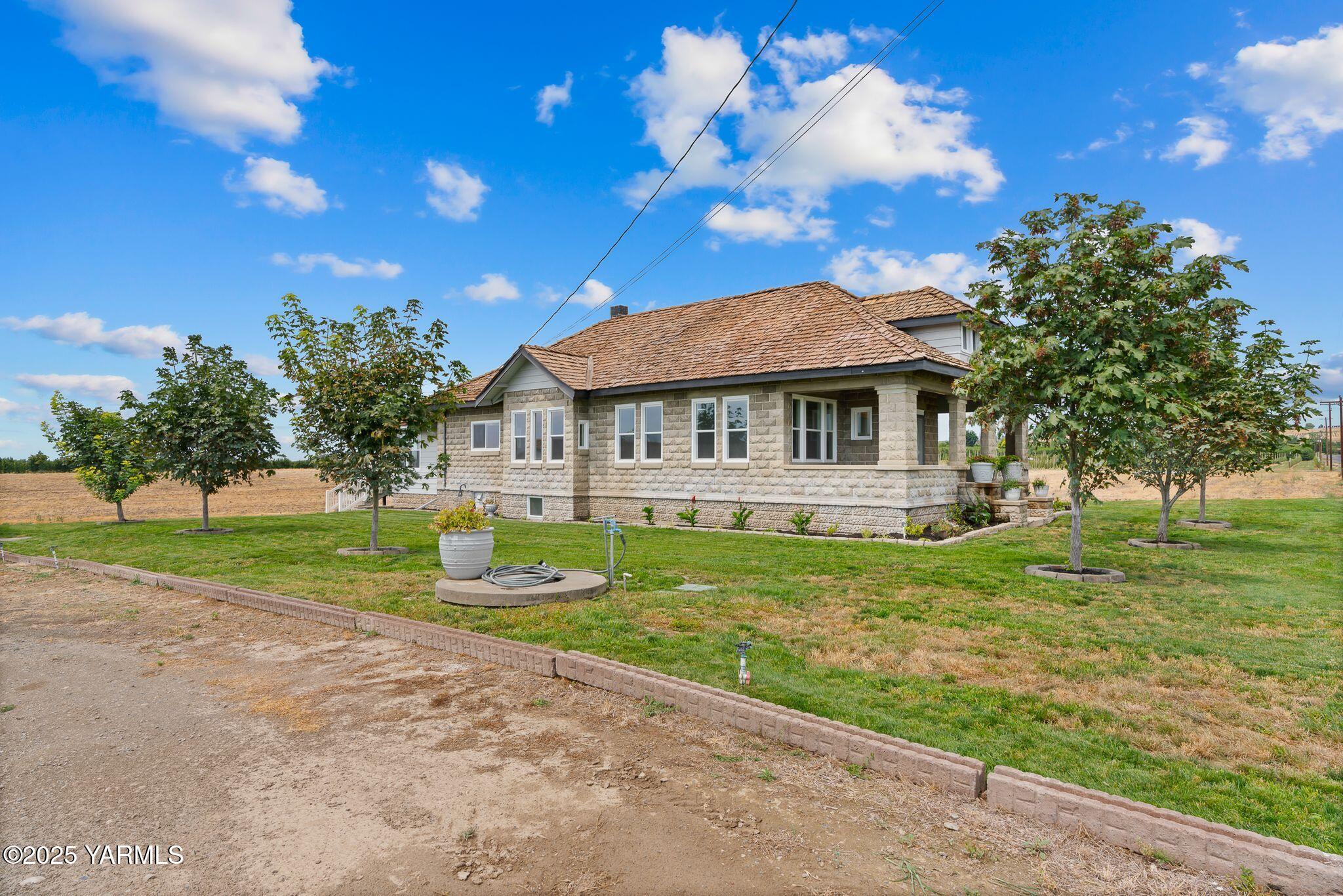 650 White Road Zillah, WA 98953 - Photo 4 of 39 650 White Rd