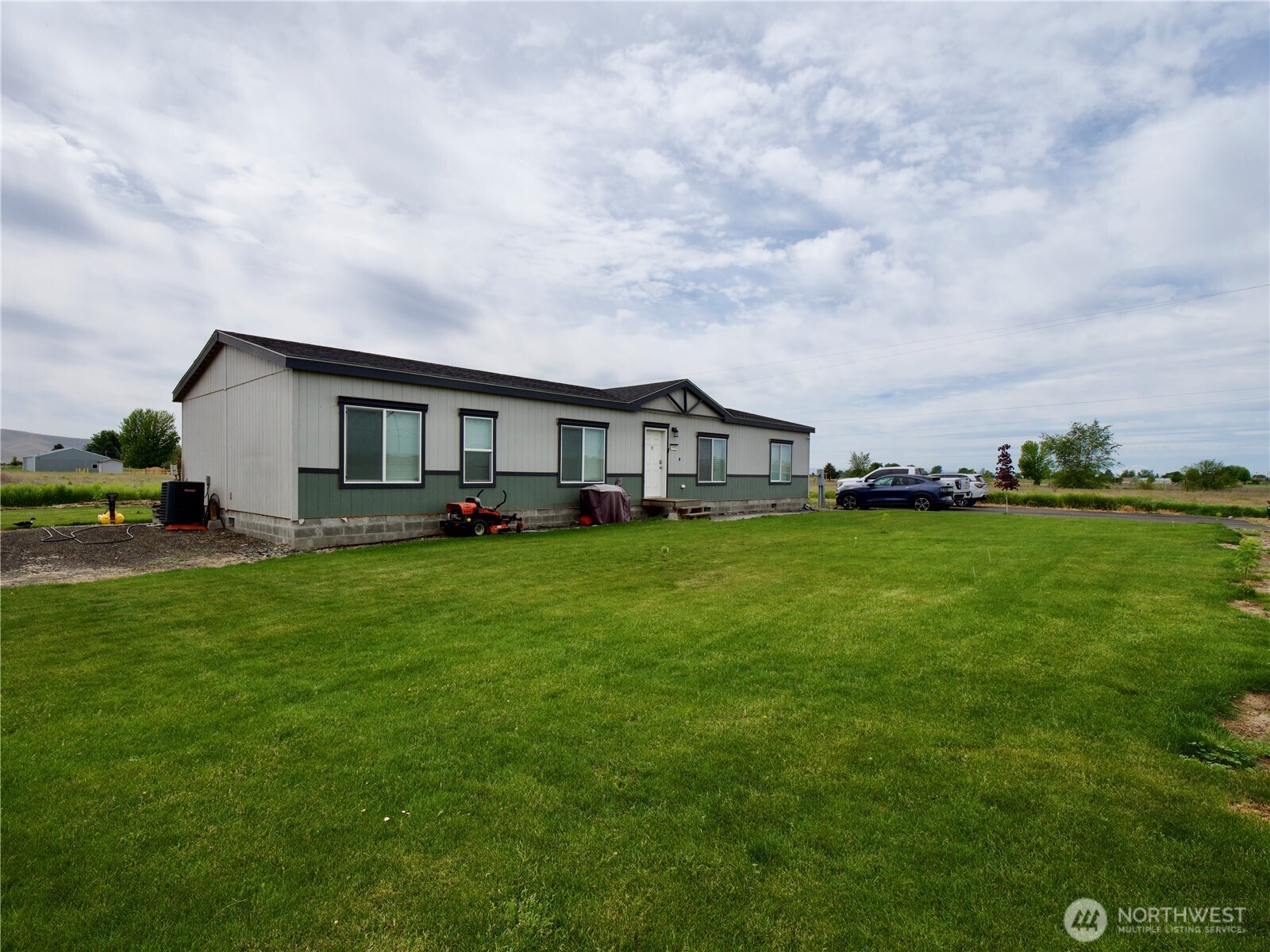 174958 West Apricot Road Grandview, WA 98930 - Photo 2 of 25