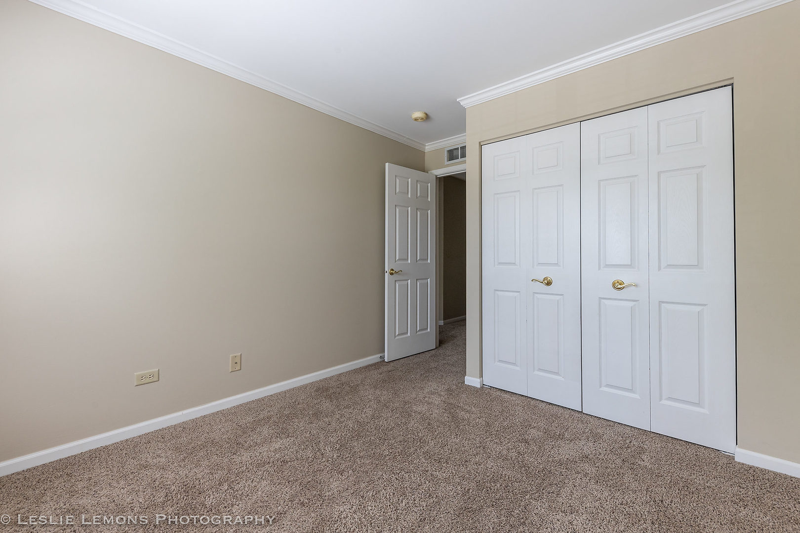 956 Pin Oak Circle Cary, IL 60013 - Photo 25 of 31 a view of an empty room