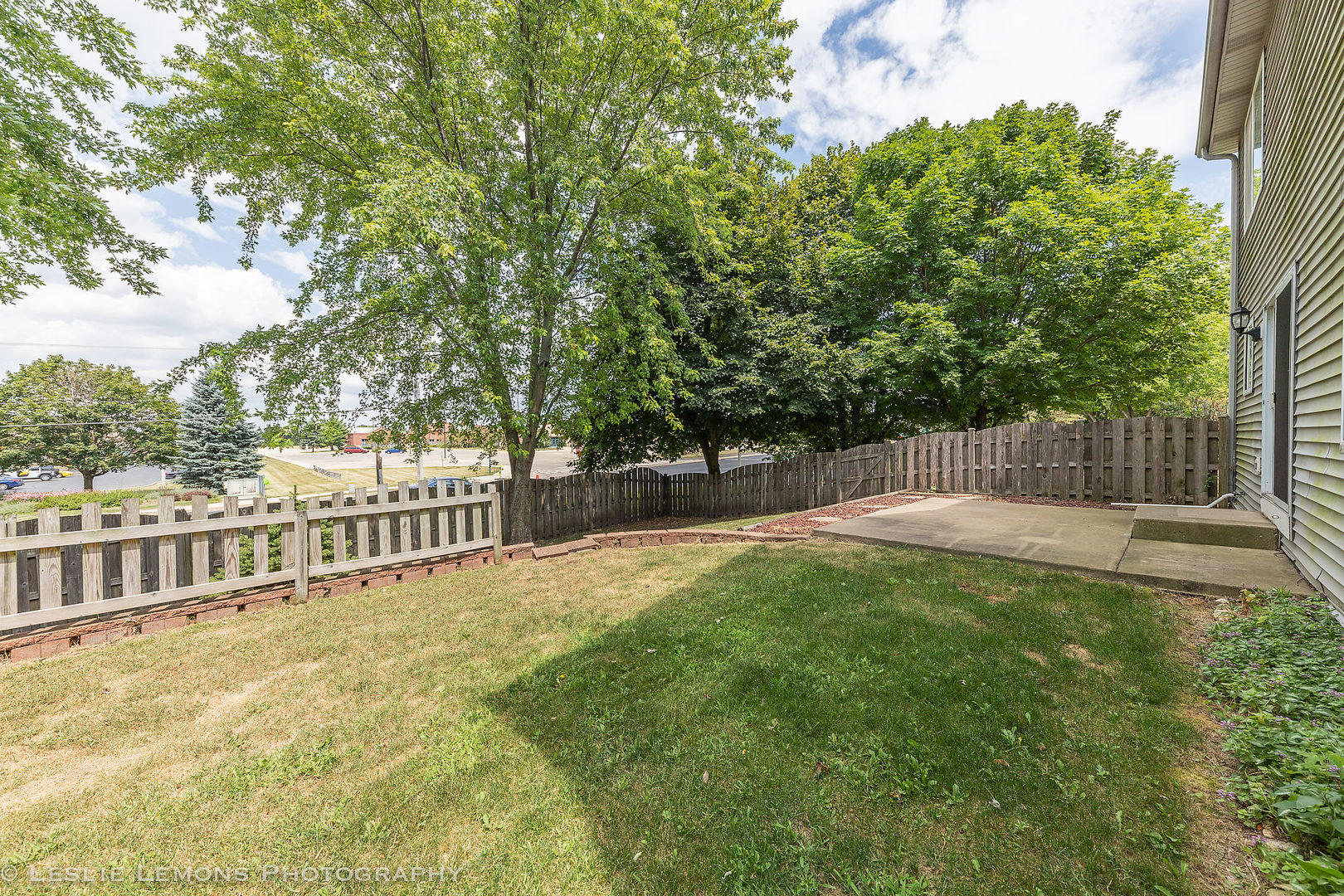 956 Pin Oak Circle Cary, IL 60013 - Photo 29 of 31 a view of a fence