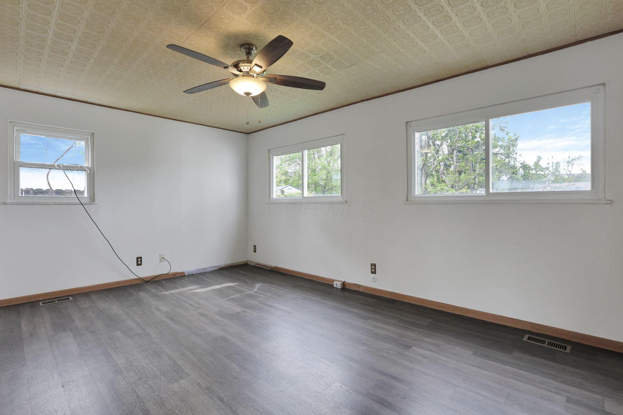315 Redmond Road Columbus, OH 43228 - Photo 30 of 49 30-web-or-mls-G02A7804