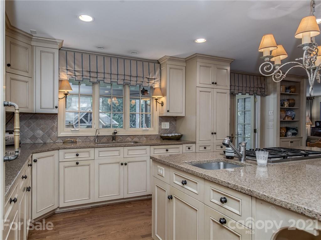 4311 Foxcroft Road Charlotte, NC 28211 - Photo 11 of 47 Gallery Image 11