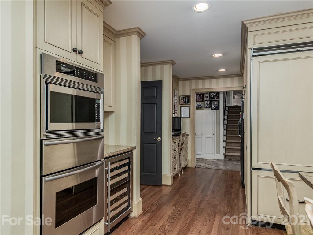 4311 Foxcroft Road Charlotte, NC 28211 - Photo 13 of 47 Gallery Image 13