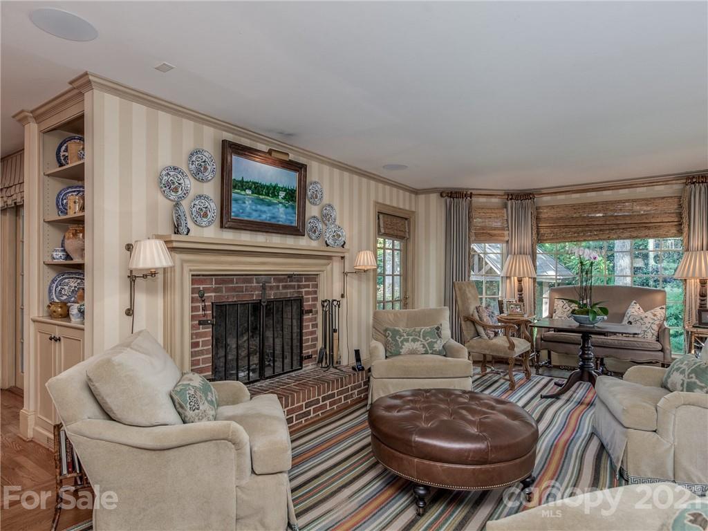 4311 Foxcroft Road Charlotte, NC 28211 - Photo 15 of 47 Gallery Image 15