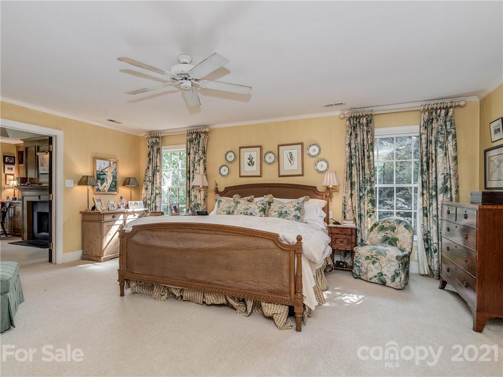4311 Foxcroft Road Charlotte, NC 28211 - Photo 17 of 47 Gallery Image 17