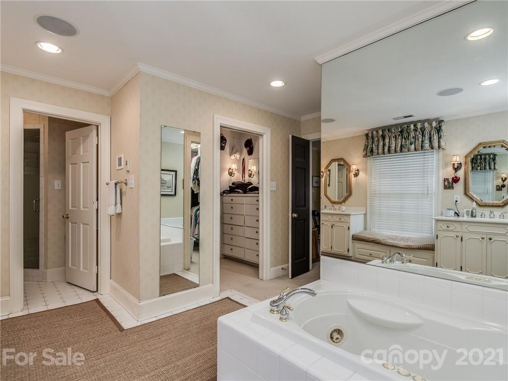 4311 Foxcroft Road Charlotte, NC 28211 - Photo 19 of 47 Gallery Image 19