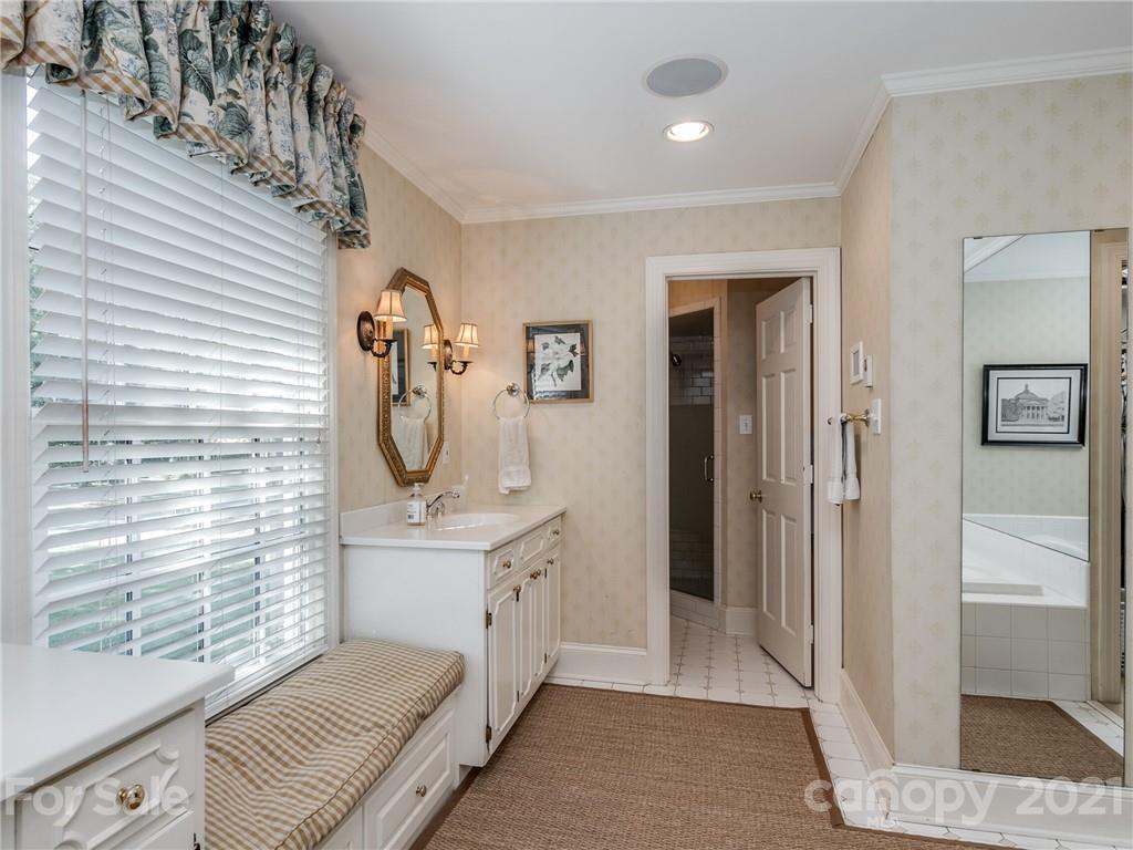 4311 Foxcroft Road Charlotte, NC 28211 - Photo 20 of 47 Gallery Image 20