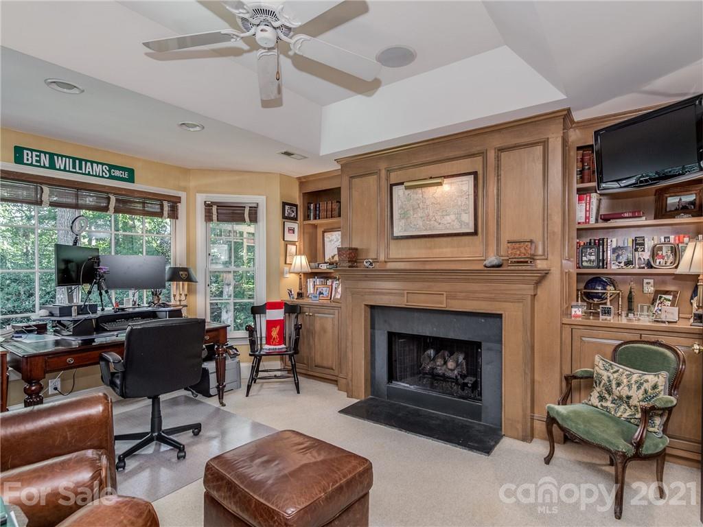 4311 Foxcroft Road Charlotte, NC 28211 - Photo 22 of 47 Gallery Image 22