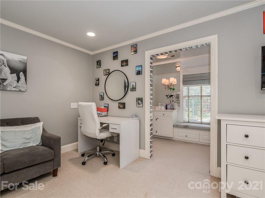 4311 Foxcroft Road Charlotte, NC 28211 - Photo 24 of 47 Gallery Image 24
