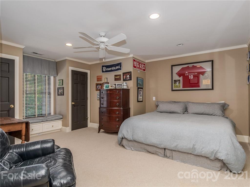 4311 Foxcroft Road Charlotte, NC 28211 - Photo 26 of 47 Gallery Image 26