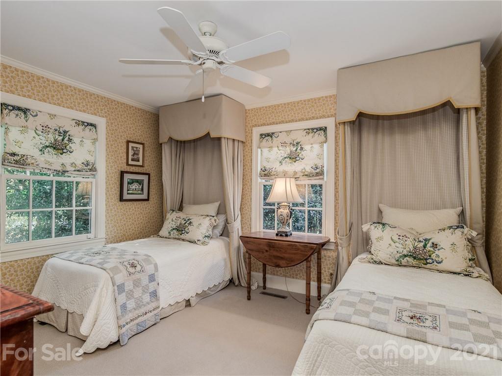 4311 Foxcroft Road Charlotte, NC 28211 - Photo 28 of 47 Gallery Image 28