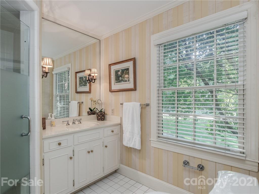 4311 Foxcroft Road Charlotte, NC 28211 - Photo 29 of 47 Gallery Image 29