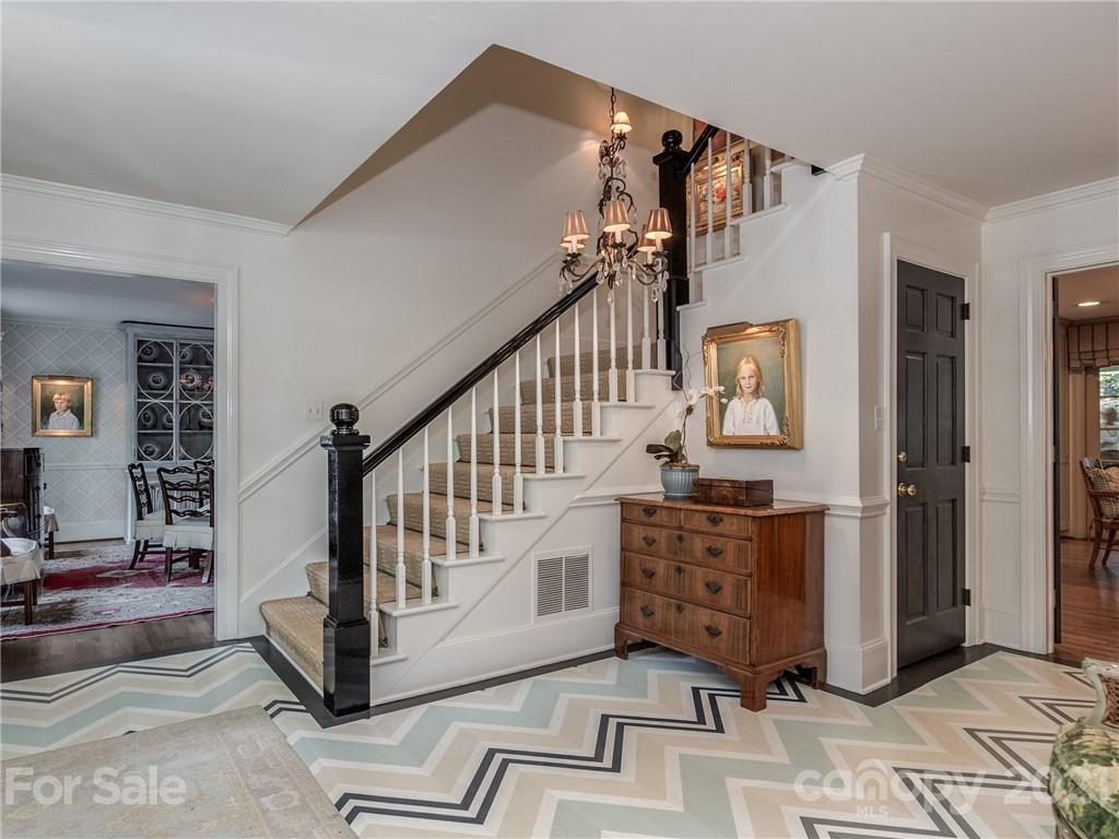 4311 Foxcroft Road Charlotte, NC 28211 - Photo 4 of 47 Gallery Image 4