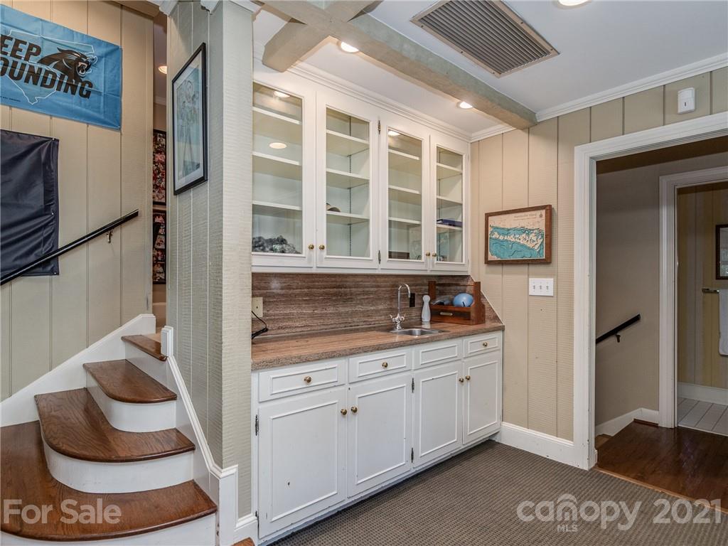 4311 Foxcroft Road Charlotte, NC 28211 - Photo 31 of 47 Gallery Image 31