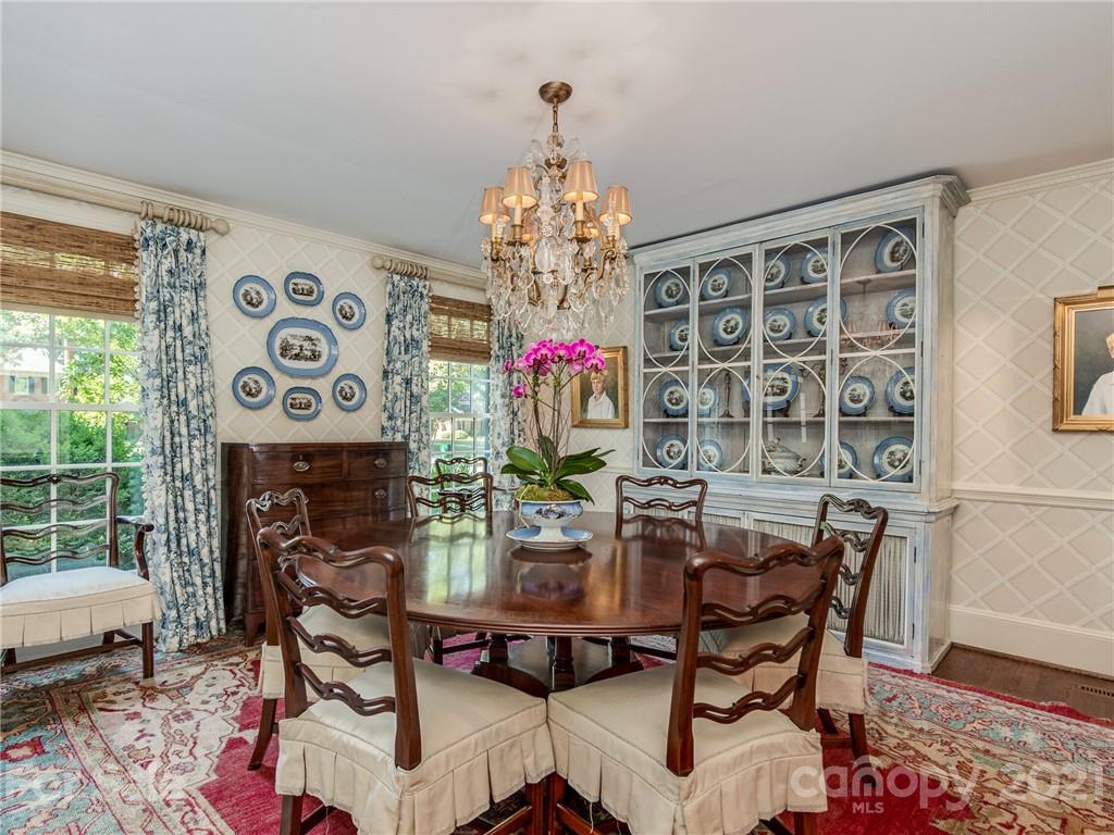 4311 Foxcroft Road Charlotte, NC 28211 - Photo 5 of 47 Gallery Image 5