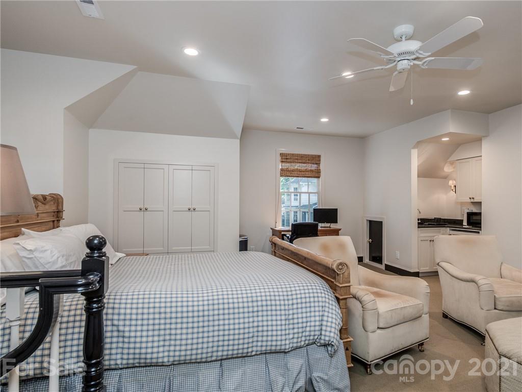 4311 Foxcroft Road Charlotte, NC 28211 - Photo 43 of 47 Gallery Image 43
