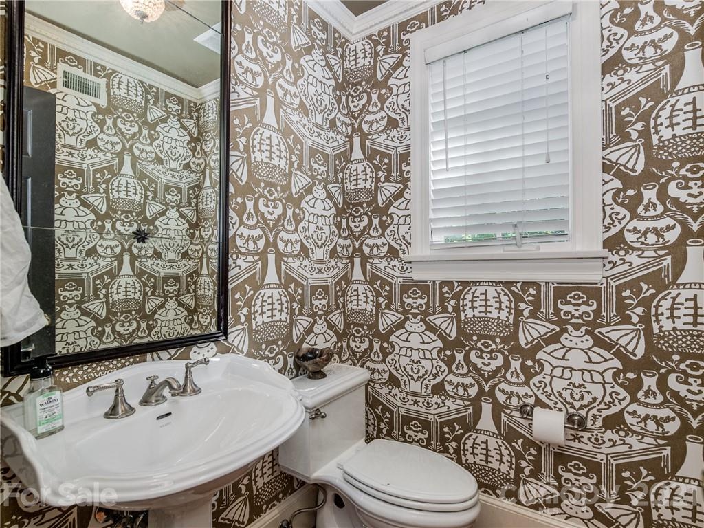 4311 Foxcroft Road Charlotte, NC 28211 - Photo 8 of 47 Gallery Image 8