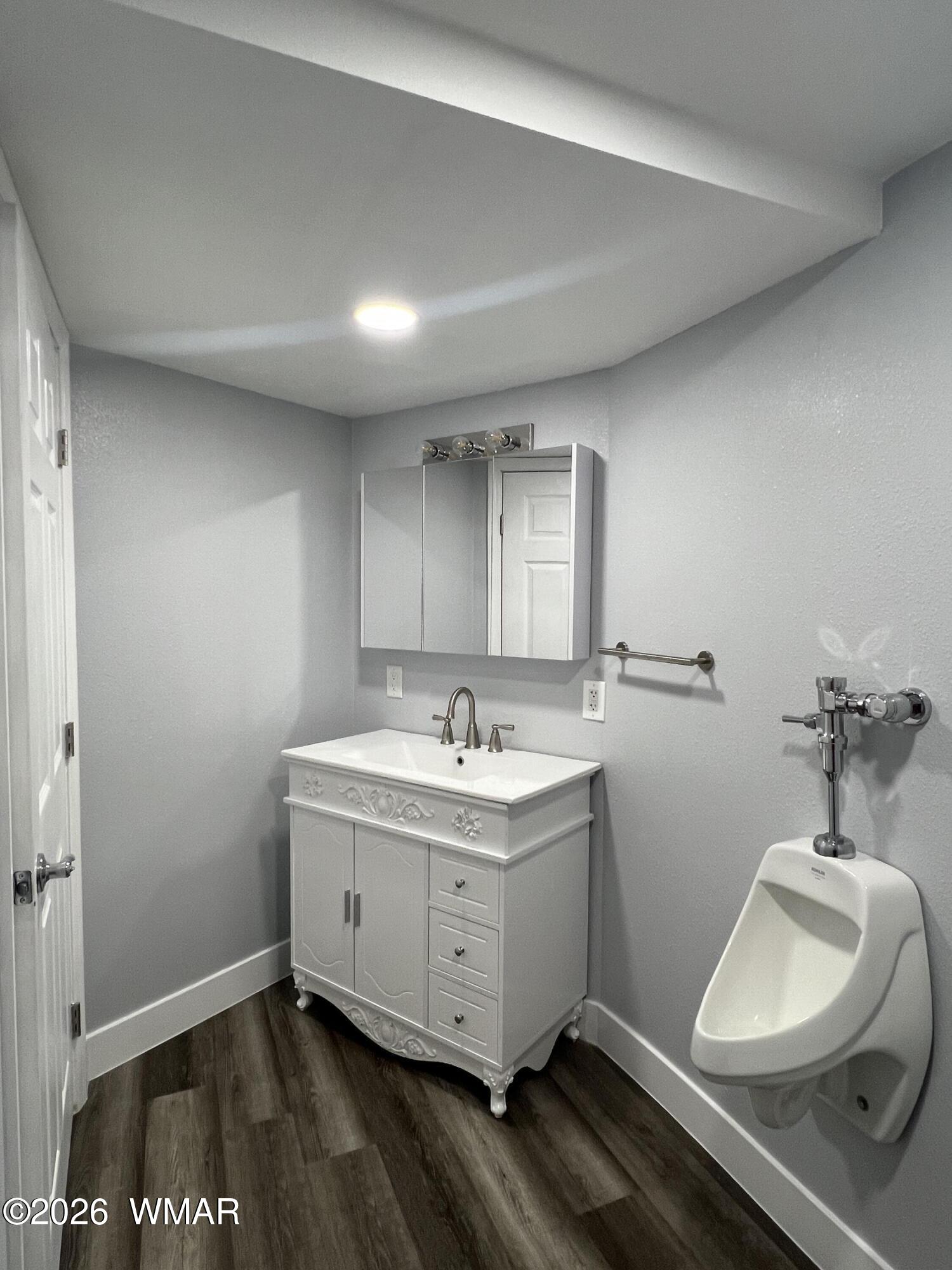 689 Old Woodruff Road Snowflake, AZ 85937 - Photo 12 of 40 Bathroom Downstairs