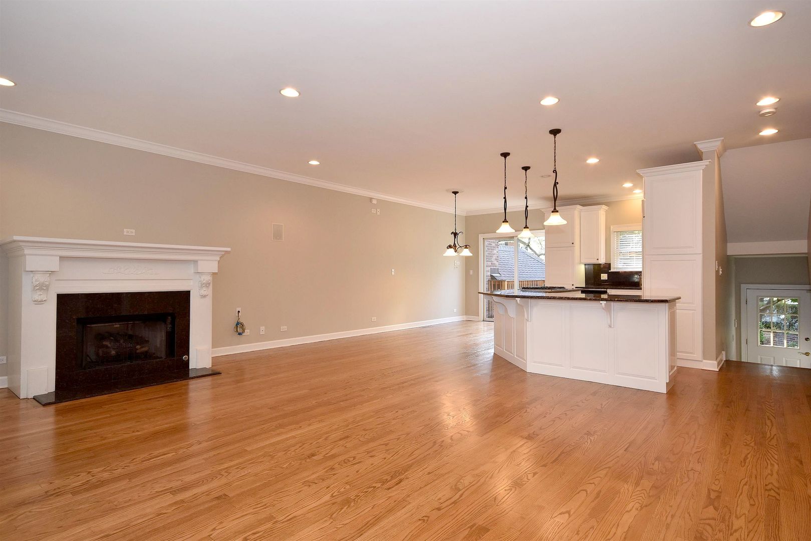 S568 Old York Road Elmhurst, IL 60126 - Photo 8 of 36