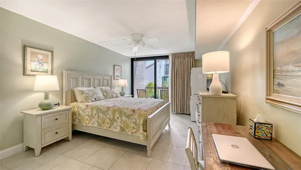 $645,000 | 218 Pass Key Road, Unit 218, Sarasota, FL 34242